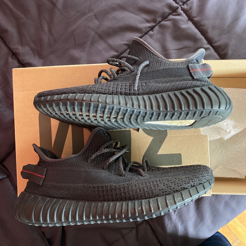 Yeezy 350 NON- REFLECTIVE BLACK